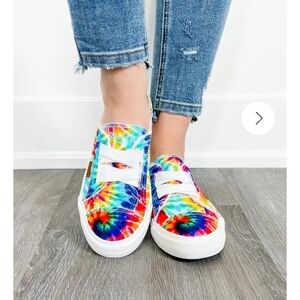 Blowfish Malibu‎ Sherpa Lined Slide/Sneaker Hybrid Sz. 7.5 & Elastic Detail